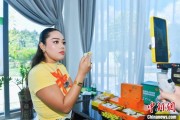 问卦求签泰国主播品三亚榴莲：“尝到了家乡味”